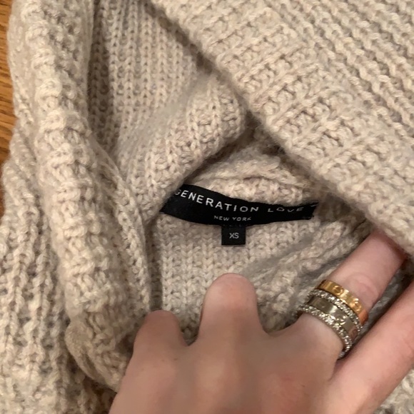 Generation Love sweater hoodie - Picture 3 of 4